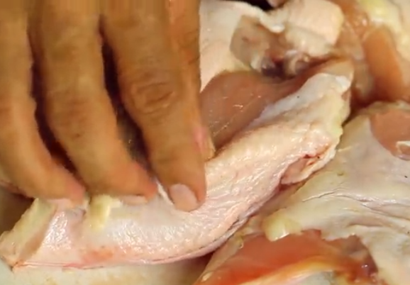 如何辨别鸡肉(生鸡肉/冷藏鸡肉/熟鸡肉)好坏