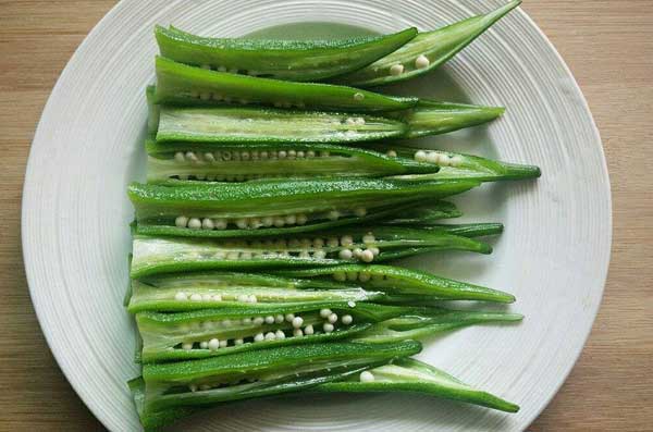 秋葵发黄还能吃吗,怎么判断秋葵是嫩还是老