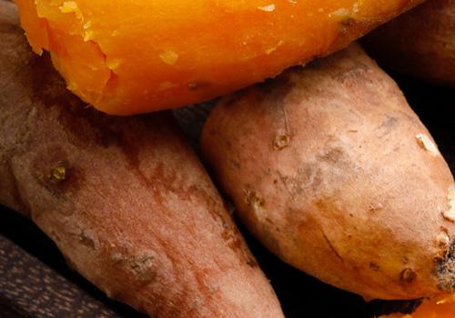 蒸红薯用大火还是小火,蒸红薯好吃还是煮红薯