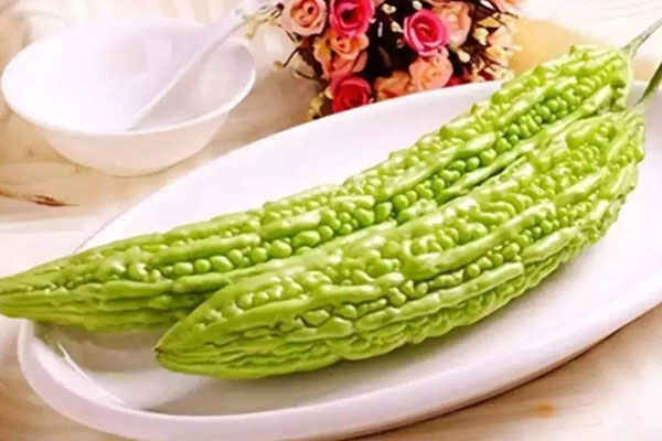 苦瓜变黄了还能吃吗,苦瓜放久了能吃吗