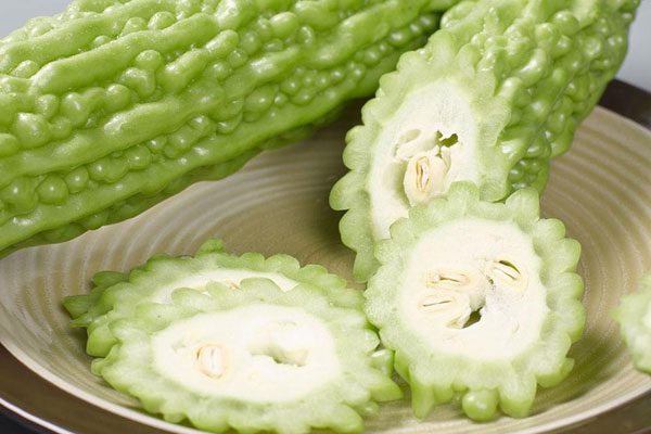 苦瓜变黄了还能吃吗,苦瓜放久了能吃吗