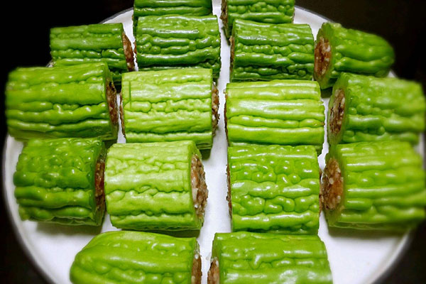 苦瓜能生吃吗,苦瓜心能不能生吃