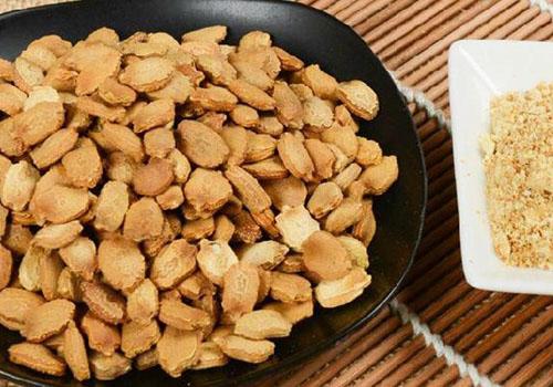 苦瓜籽变红了还能吃吗,吃苦瓜籽会中毒吗