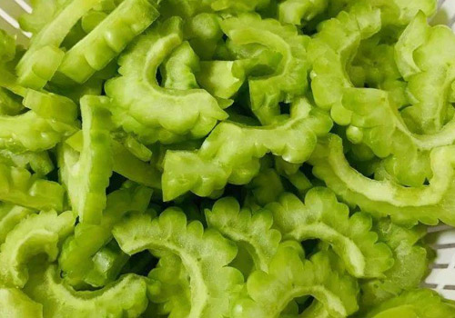 苦瓜用盐水泡多久见效,苦瓜怎么用盐去苦味