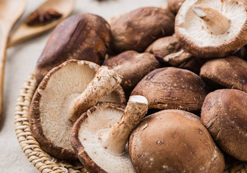 香菇放了几天还能吃吗,如何判断香菇变质