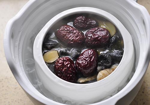 乌鸡汤可以放香菇吗,乌鸡香菇汤的做法