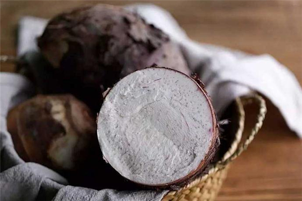 槟榔芋和芋头一样吗,槟榔芋头和荔浦芋头的区别