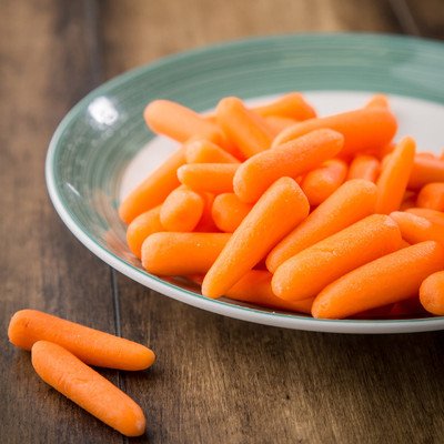 水果胡萝卜能生吃吗,水果胡萝卜需要削皮吗