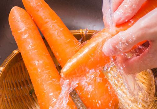 苦瓜能和胡萝卜一起吃吗,胡萝卜可以和苦瓜一起吃吗