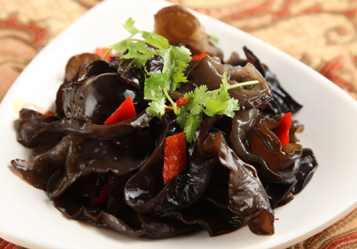 干木耳有霉味怎么回事,干木耳上有白霜是发霉吗