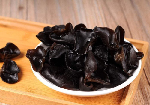 木耳泡好了放冰箱时间长了能吃吗,木耳泡多了可以冷冻吗